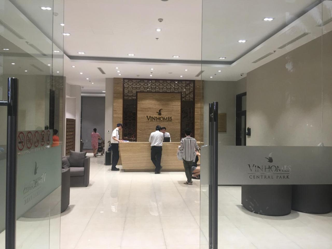 Vinhomes Central Park Jack Hai Luxury Service Apartment Хошимин Екстериор снимка